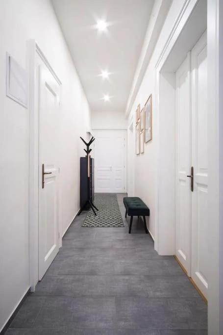 Helen Homestay Prague Palmovka Экстерьер фото