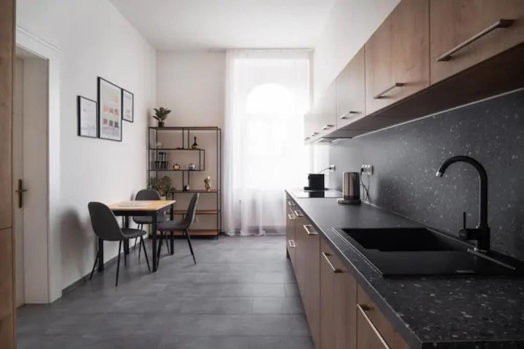 Helen Homestay Prague Palmovka Экстерьер фото