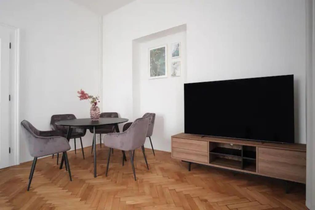 Helen Homestay Prague Palmovka Экстерьер фото