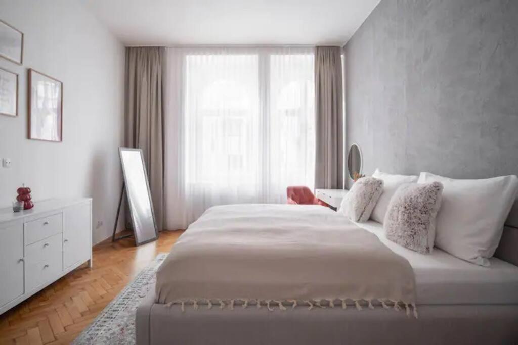 Helen Homestay Prague Palmovka Экстерьер фото