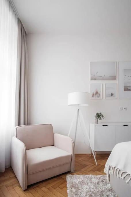 Helen Homestay Prague Palmovka Экстерьер фото