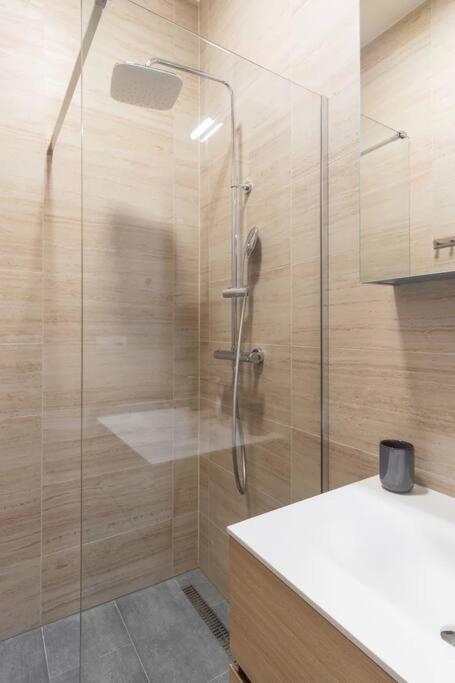 Helen Homestay Prague Palmovka Экстерьер фото