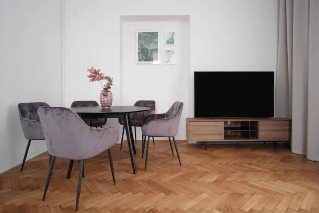Helen Homestay Prague Palmovka Экстерьер фото